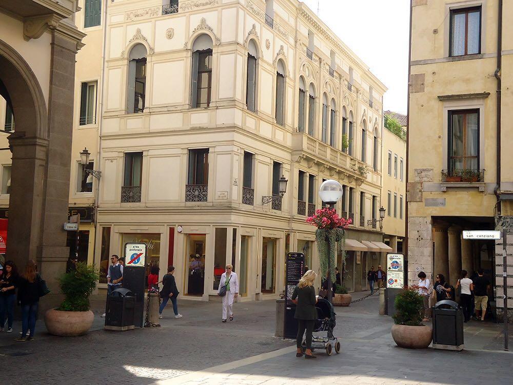 Canton Del Gallo Padova Luaran gambar
